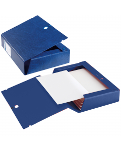 Cartelle in Colpan® (cartone rivestito in PVC) chiusura a tre lembi con bottoni automatici. Dotate di porta cartellino con etichetta intercambiabile. I dettagli in tinta evidenziano eleganza e raffinatezza. Ideali per archiviare progetti, disegni, documen