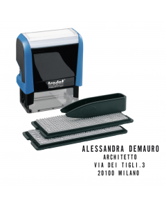 Timbro autoinchiostrante per una veloce autocomposizione dei testi. In confezione blister contenente timbro, cartuccia di ricambio (6/4911), serie di caratteri da 3 e 4mm e pinzetta. Piastra di stampa da 38x14mm, 3 righe.