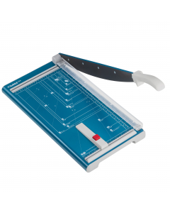 Taglierina a leva con lama superiore e inferiore made in Solingen. Pressino manuale proteggidita. 2 squadre laterali centimetrate. Marginatore posteriore regolabile. Piano stampato con formati DIN e fotografici. Dimensioni piano: 58,5x28,5cm. Luce di tagl