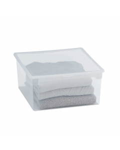 Contenitori multiuso in plastica trasparente con coperchio. Ideali riporre oggetti, documenti cartelle e ogni altra cosa debba essere riordinata. Dotati impugnature laterali per il trasporto. Impilabili stabilmente.