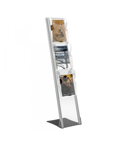 Espositore della linea VISION con vaschette Ice nel formato A4 (26x9x33 cm) in PS altamente trasparente e base richiudibile. Applicazione con bottoni a fissaggio rapido su pannello in acrilico (dimensione cm 31x134) personalizzabile nella parte inferiore.
