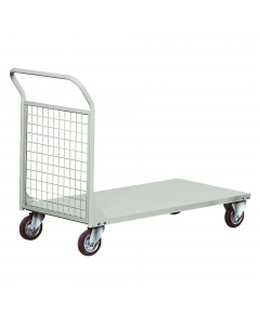 Carrello con pianale in lamiera e 1 sponda in tubo e rete con maglia 5x5x0,4cm, ruote 14cm con cuscinetti a rulli, 2 fisse e 2 girevoli. Portata 300kg. Verniciatura a polvere grigio RAL 7038. Dimensioni carrello: 124Lx66Px20/9,60Hcm. Dimensioni pianale: 1