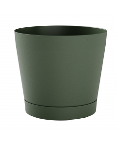 Il fondo del vaso scompare all’interno del sottovaso ma è stato progettato per lasciare spazio all’acqua di defluire e depositarsi nella riserva. Realizzato solo con materie prime plastiche derivanti dal riciclo dei rifiuti domestici. Dimensioni: Ø24cm.
