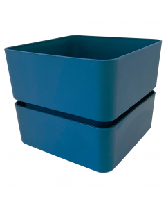 Vaso realizzato in polipropilene adatto ad ambienti interni e esterni. Dotato di sottovaso ad incastro. Dimensioni: 12x h.11cm. Pulire con una spugna bagnata con acqua e detergente liquido neutro.