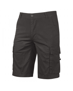 Bermuda Cargo in tela di cotone elasticizzato. Due ampie tasche anteriori, una tasca posteriore con velcro. Due ampi tasconi laterali multifunzionali. Triple cuciture, chiusura con zip frontale e bottone antigraffio. Doppio tessuto di rinforzo sulla parte
