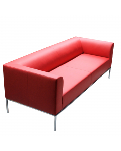 Divano 2 posti con struttura in acciaio e multistrato di faggio. Rivestimento seduta in tessuto "PLUS - Eco leather" idrorepellente, facile da pulire, senza flatati e flame retardant. Alt. tot: 71cm; Prof.tot: 81cm; Alt.schienale: 29cm; Largh.schienale: 1