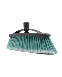 La prima scopa totalmente ecologica, composta al 100% da materiali riciclati. La scopa natural 2 in 1 Þ composta da 2 tipologie di fibre: fibre chiuse che rimuovono e trattengono efficacemente anche peli e capelli e fibre aperte che raccolgono lo sporco e