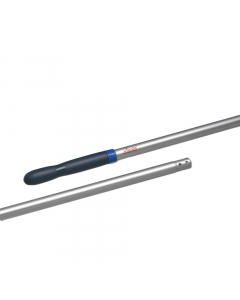 Manico in alluminio Vileda Professional sviluppato con l'idea della migliore ergonomia, performance e facile maneggevolezza. L’asta fissa leggera presenta una lunga impugnatura (18,5 cm), dalla forma ergonomica con estremità arrotondata.