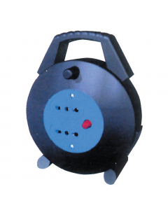 Prolunga elettrica in avvolgicavo. Cavo: 3x1,5 mm¦, lunghezza 5 m. Spina da 16 A con protezione da sovraccarico. 2 prese bipasso 2P+T 10/16 A. Carico massimo 3600 W.