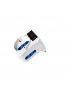 Pratico adattatore di rete salva spazio con spina orizzontale da 10 A. 2 prese bipasso 2P+T 10/16 A + 1 presa bipasso/Schuko. Dotato di protezione da sovraccarico. Venduto in confezione blister.