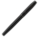 Penna Parker di un eccezionale design neutro di colore nero mattato, con la caratteristica clip a freccia, i puntali e il pennino tutti rifiniti con un rivestimento in PVD nero, che offre una resistenza eccezionale alla corrosione e all’usura. Confezionat